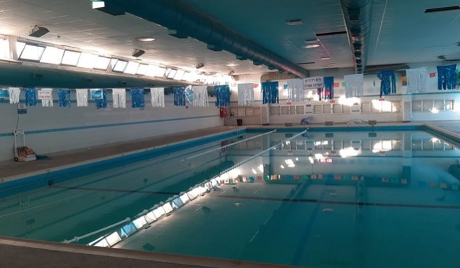 המחשה למאמר של אביעד הכהן על פתיחת בריכה בקרית ארבעה