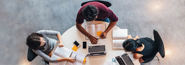 המחשה של דיון בין אנשים