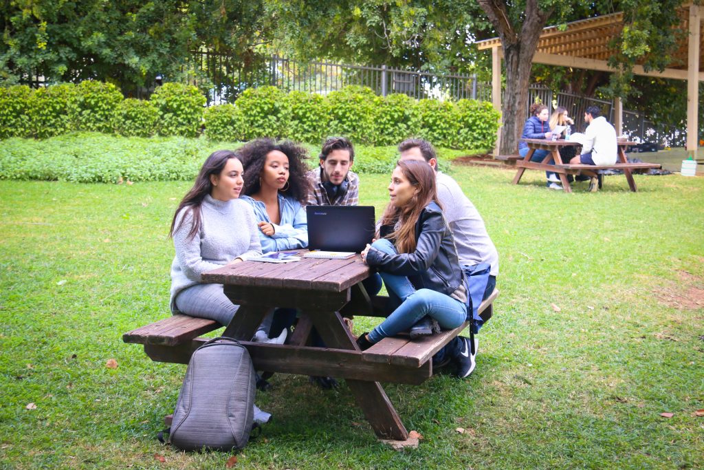 כניסה לתחנת המידע לסטודנט